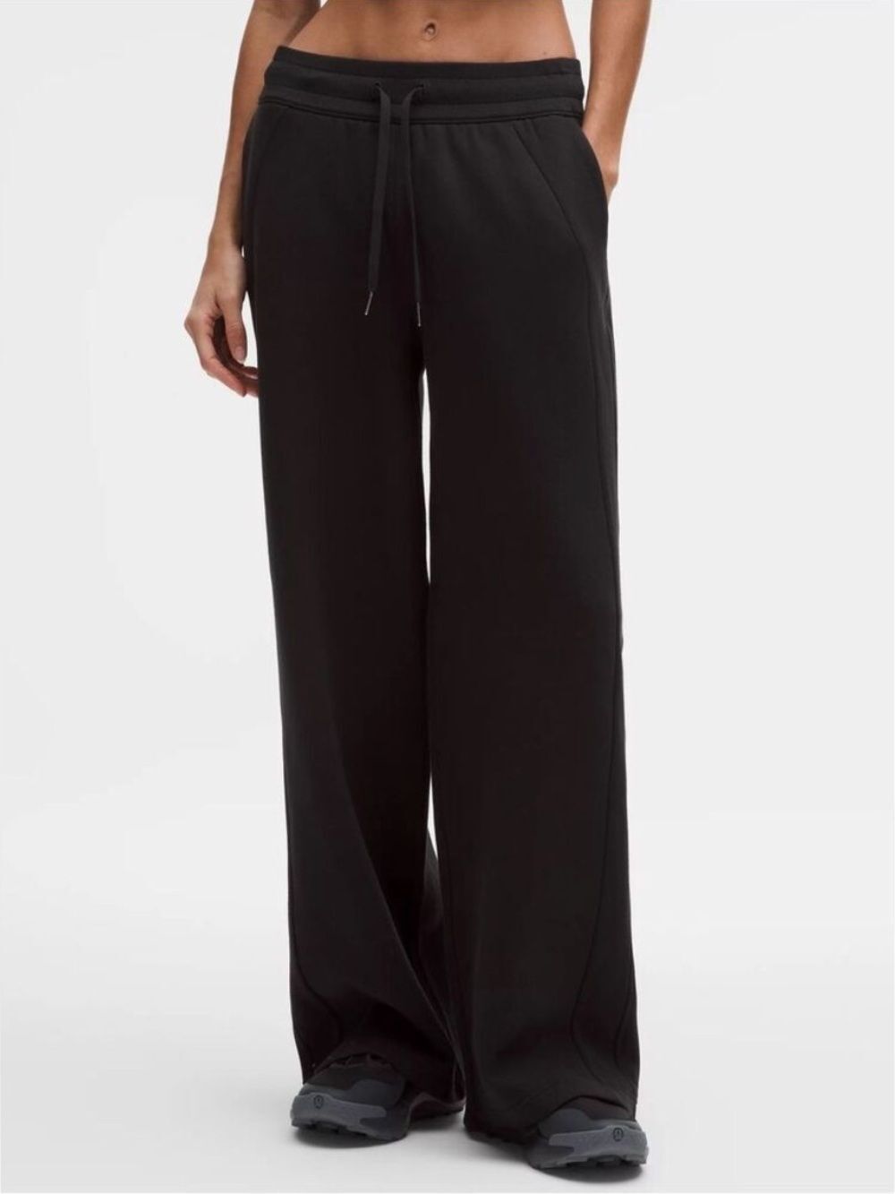Lululemon - Scuba Mid-Rise Wide-Leg Pant